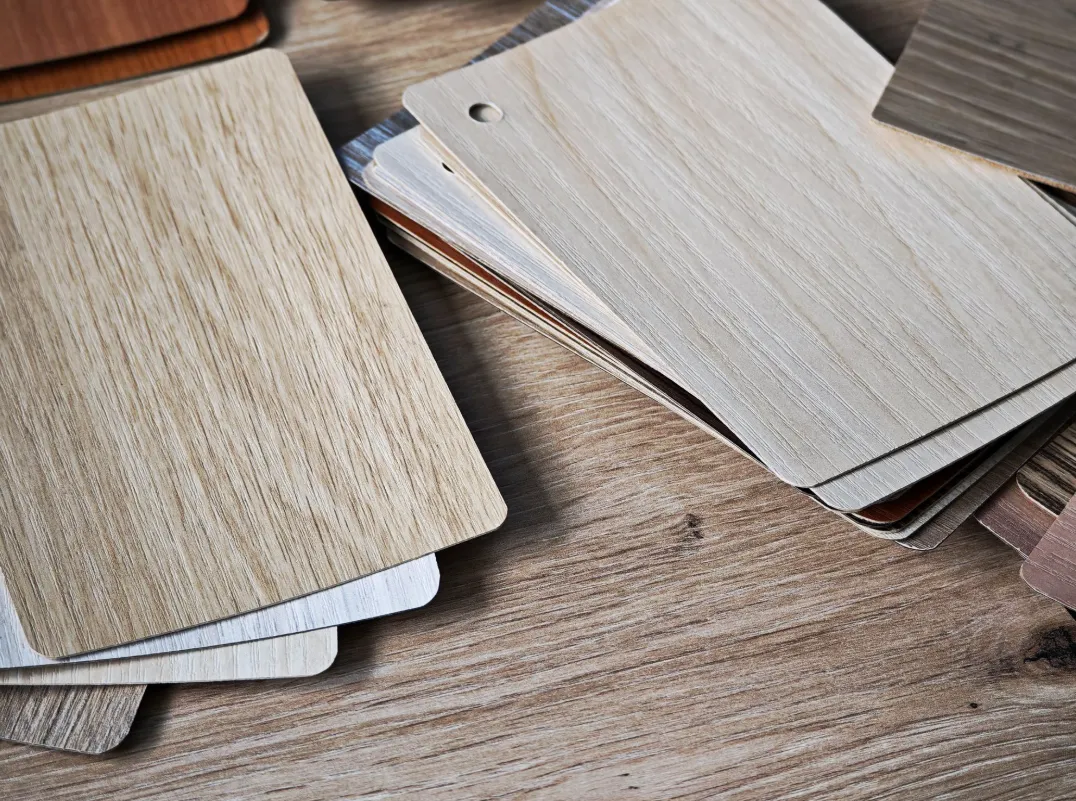 custom-office-desk-materials-finishes.png